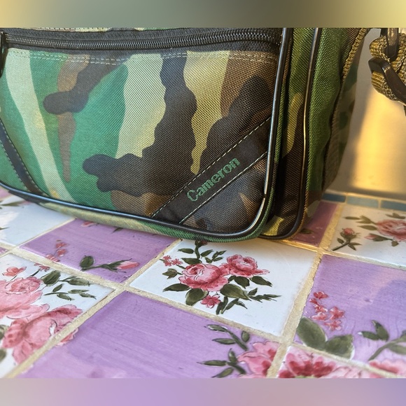 Camouflage Camo Cameron Camera Shoulder Crossbody Bag 🖤🤎💚 - Picture 2 of 5